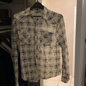 Selling this vintage looking shirt